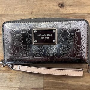 😃 Micheal Kors tech wallet